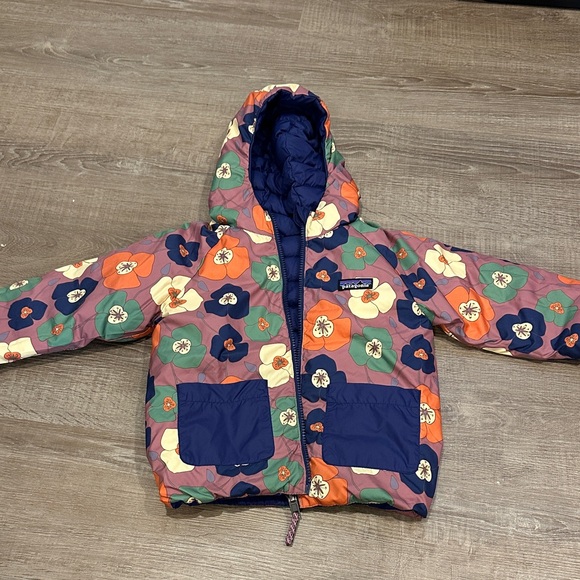 Patagonia Reversible Blue and Floral Hooded Down Jacket - Picture 2 of 4